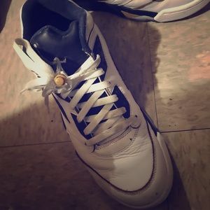 Air jordan Retro 5 size 11. 9/10 condition. 70 $$&